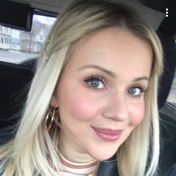 Meet your Posher, Natalia - Picture 1 of 1